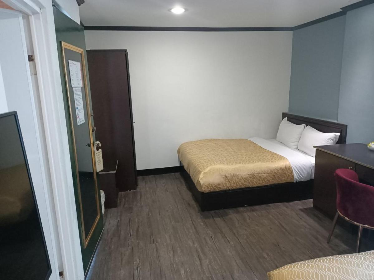Holiday Business Hotel Taitung Экстерьер фото