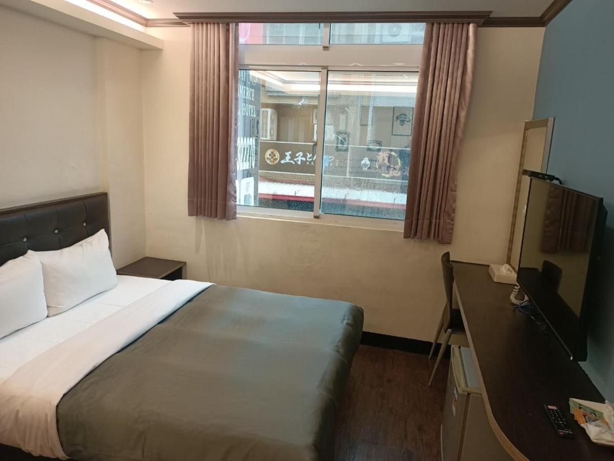 Holiday Business Hotel Taitung Экстерьер фото