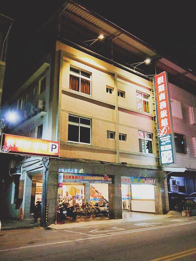 Holiday Business Hotel Taitung Экстерьер фото